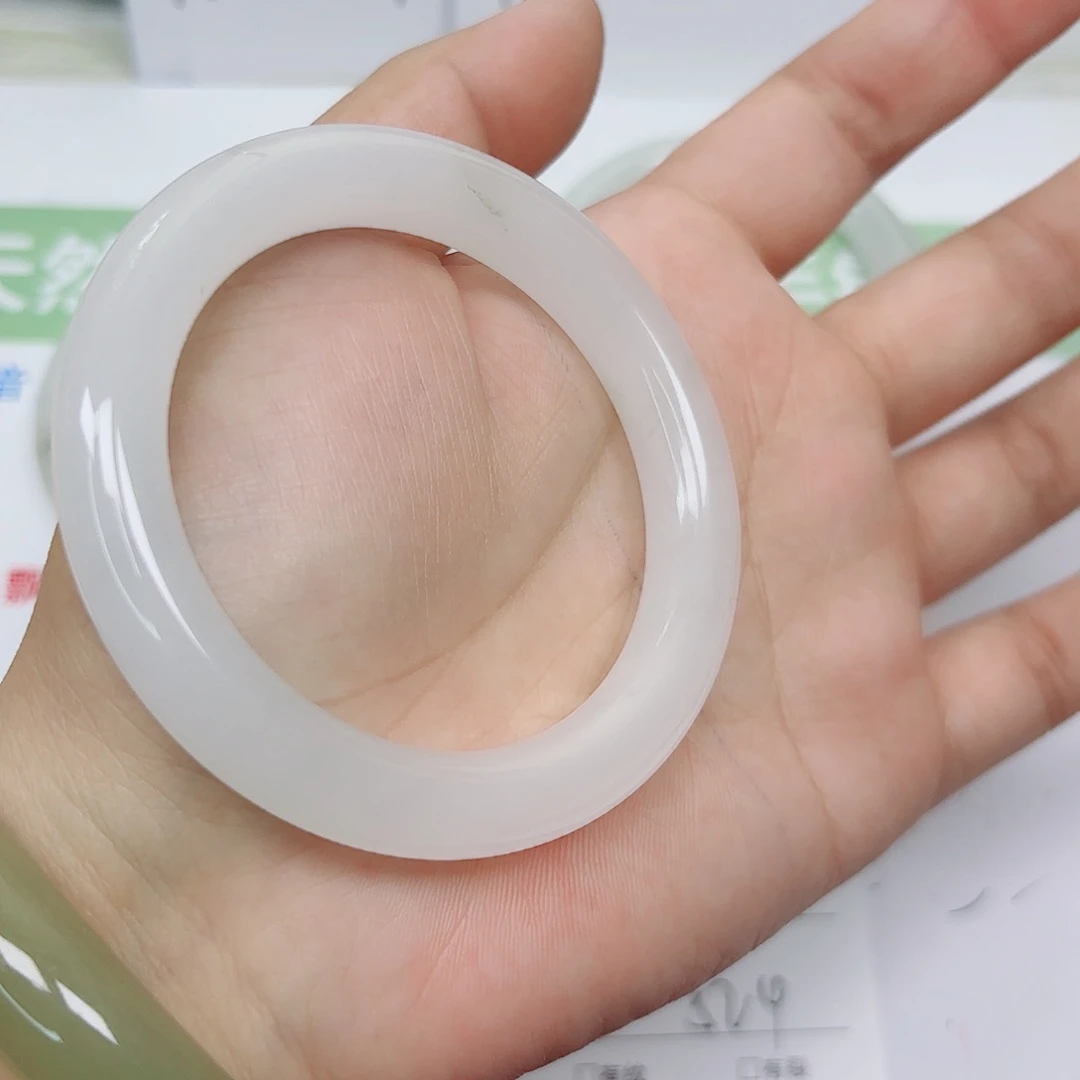 石英质玉未镶嵌手镯9/5253