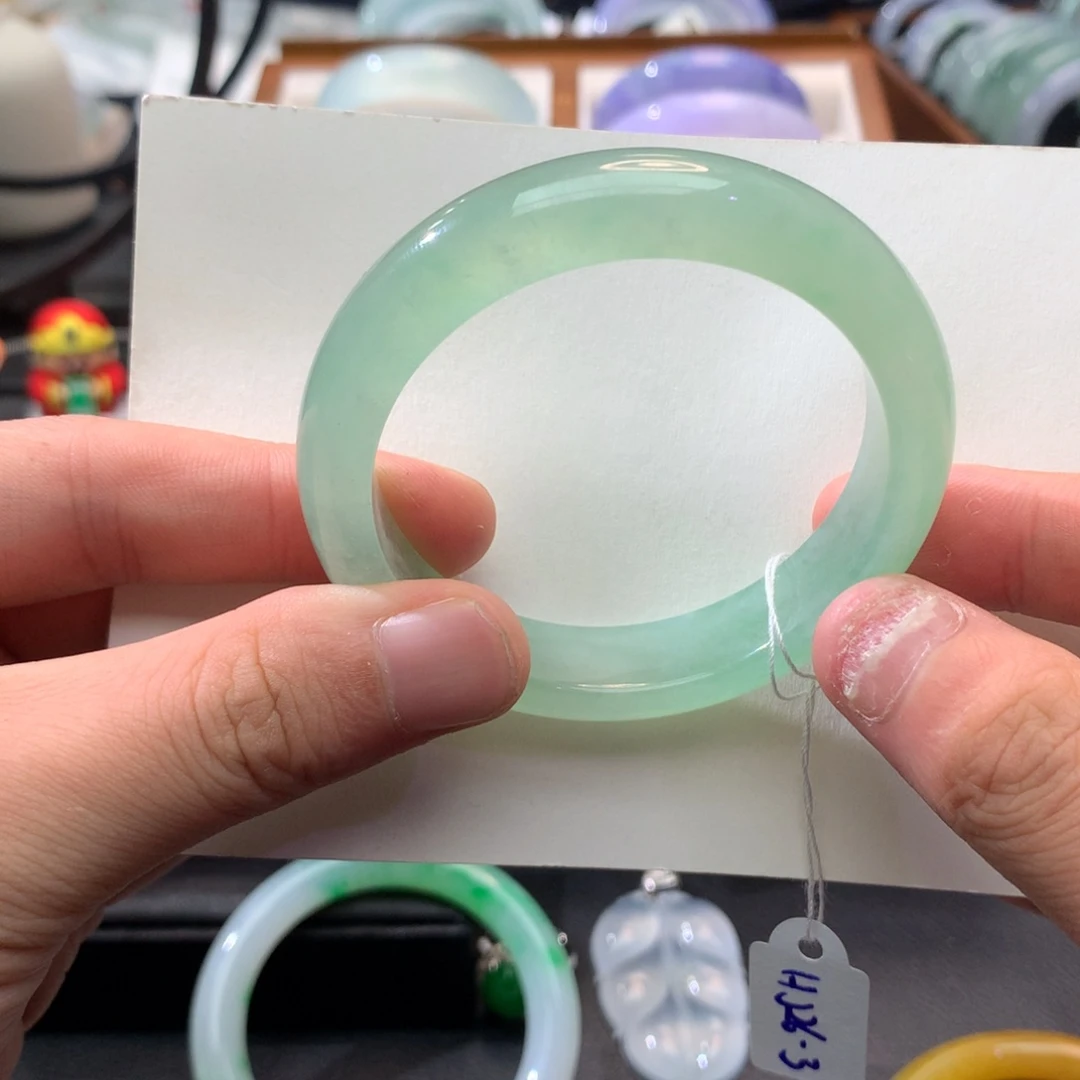 翡翠未镶嵌手镯满色正圈