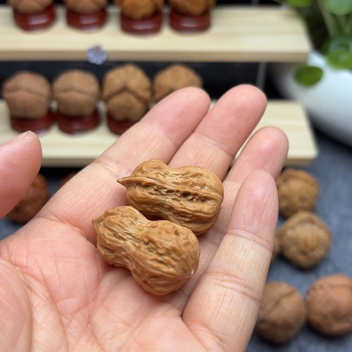 文玩核桃把件淡***。花生手捻715秋子核桃