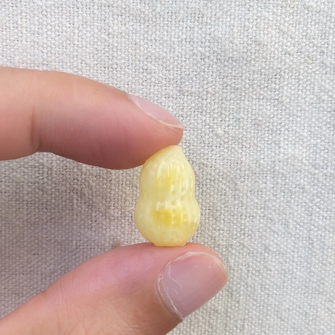 琥珀未镶嵌珠宝奇石花生