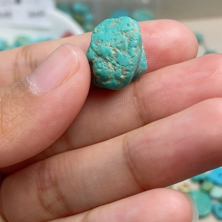 绿松石未镶嵌珠宝奇石