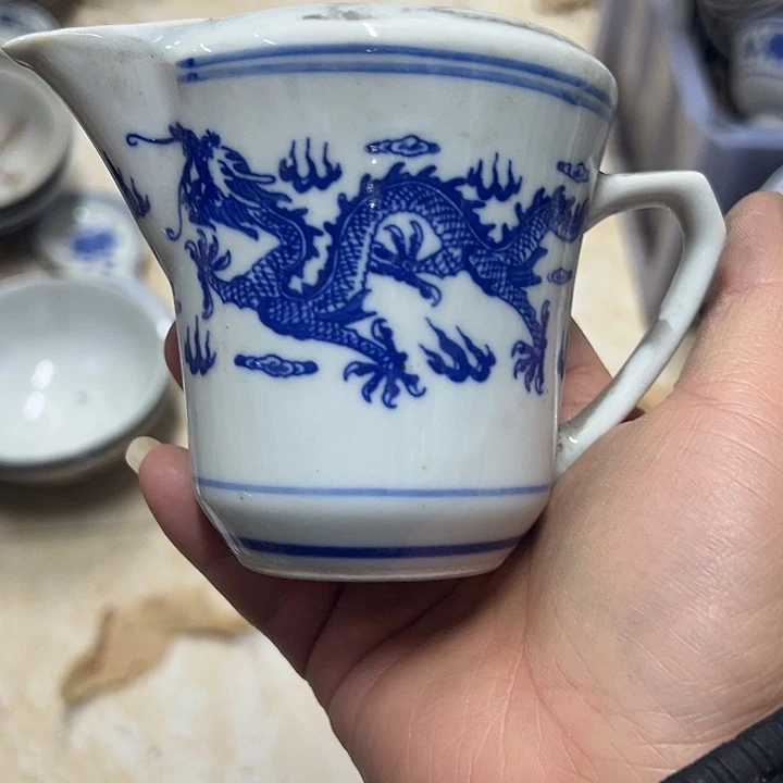 陶摆件景德镇青花龙纹公道杯