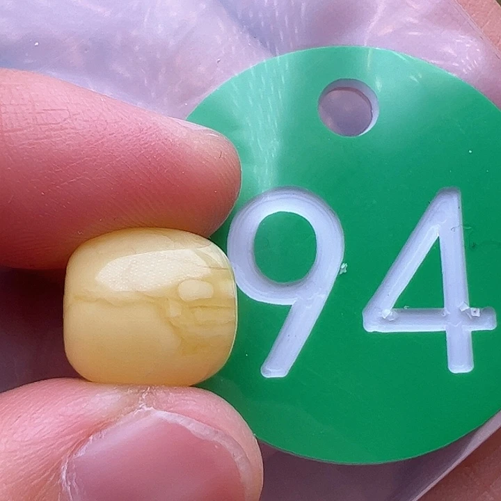 蜜蜡裸石未镶嵌小*叶11+m m