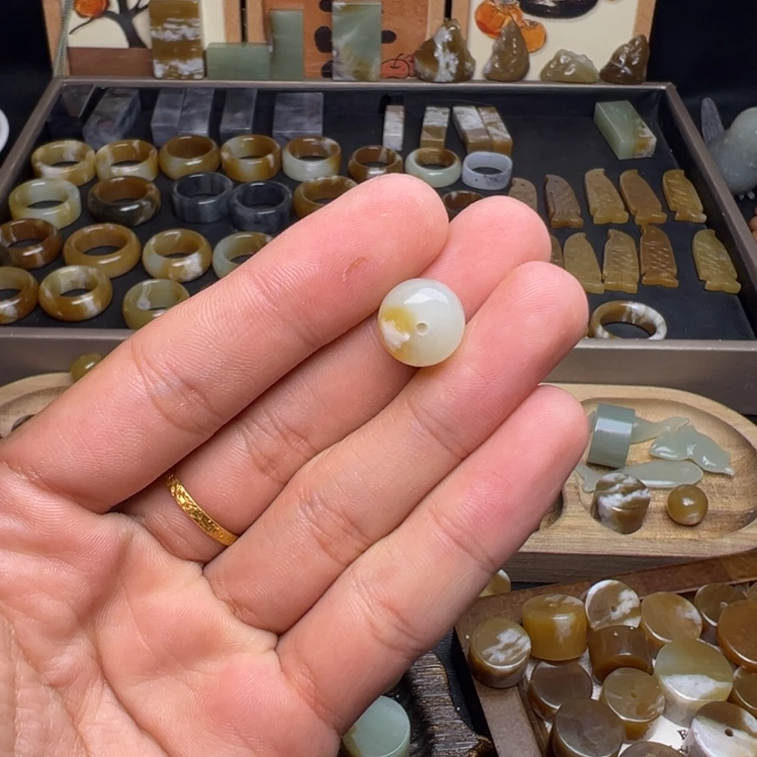 和田玉（糖玉）未镶嵌珠宝奇石老型福利