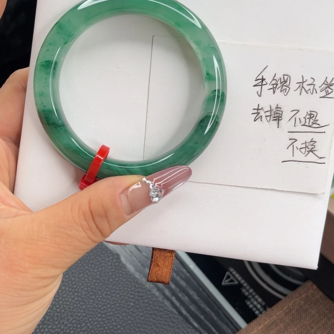 石英质玉未镶嵌手镯非洲翠