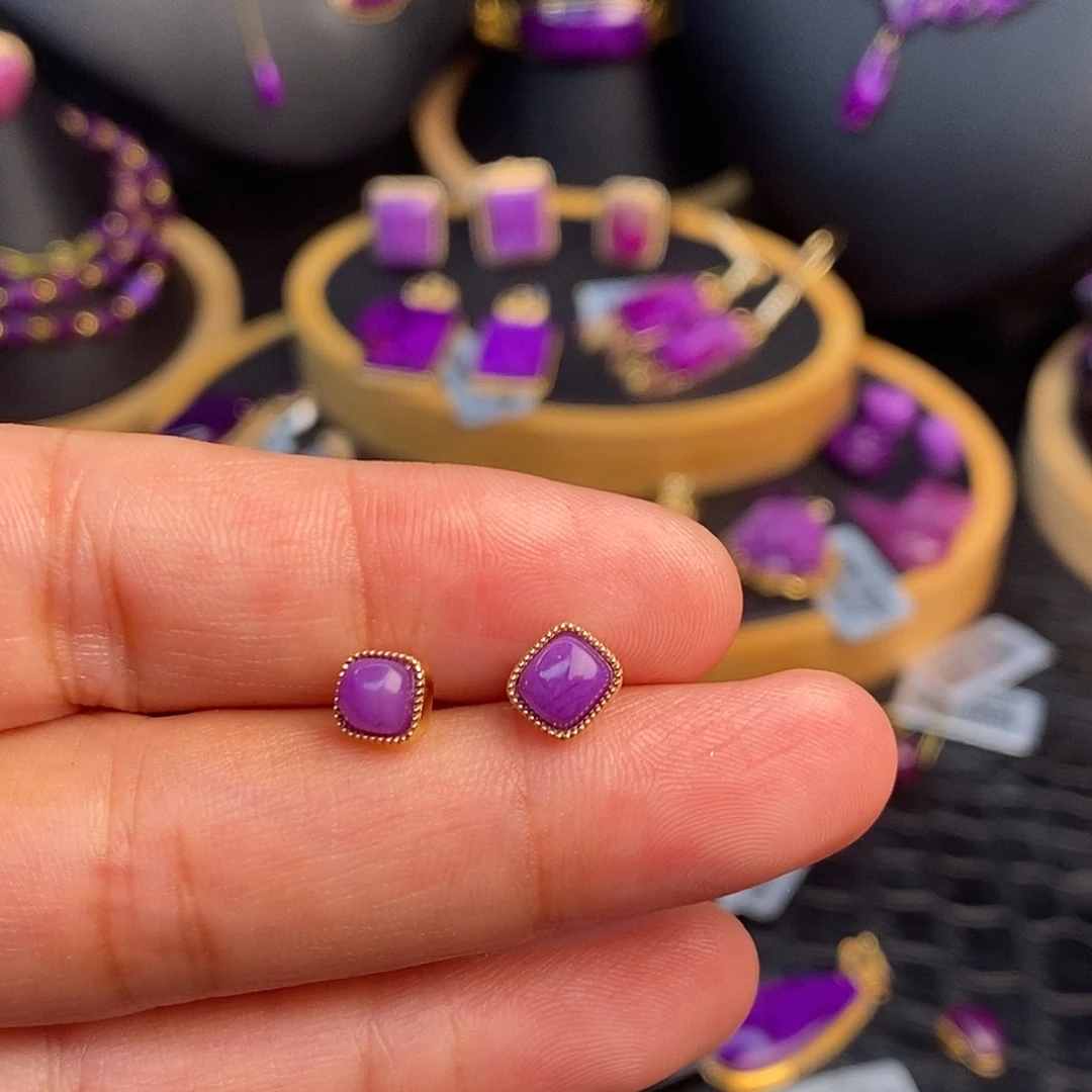 苏纪石（舒俱来）18K金镶嵌耳钉