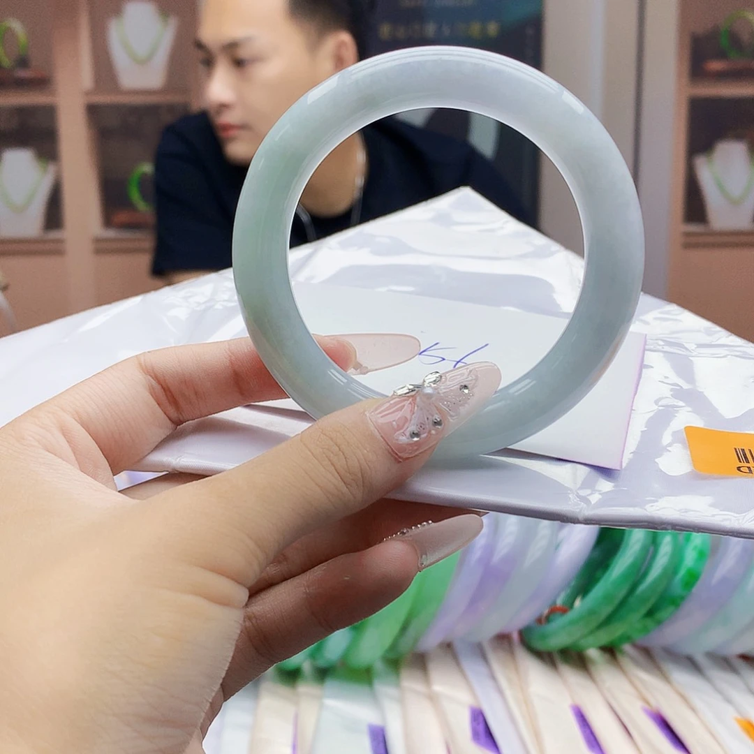 翡翠手镯未镶嵌5678888889999999999