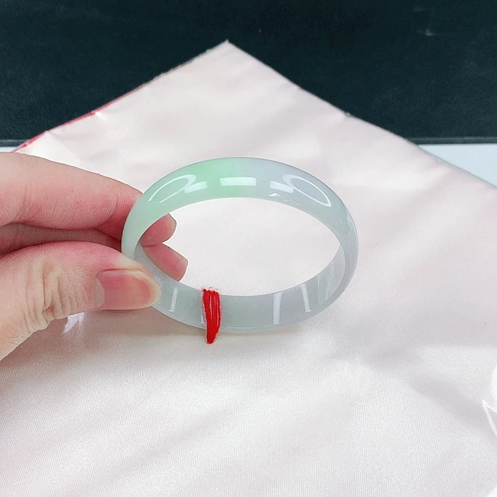 翡翠未镶嵌手镯圈53。12045