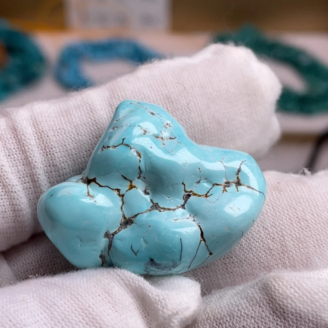 绿松石未镶嵌珠宝奇石