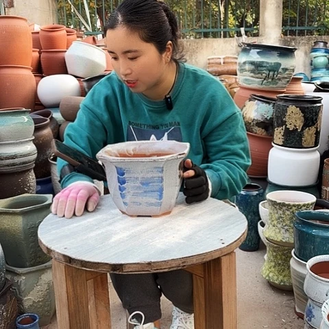 口21高15瑕疵一个盆子。