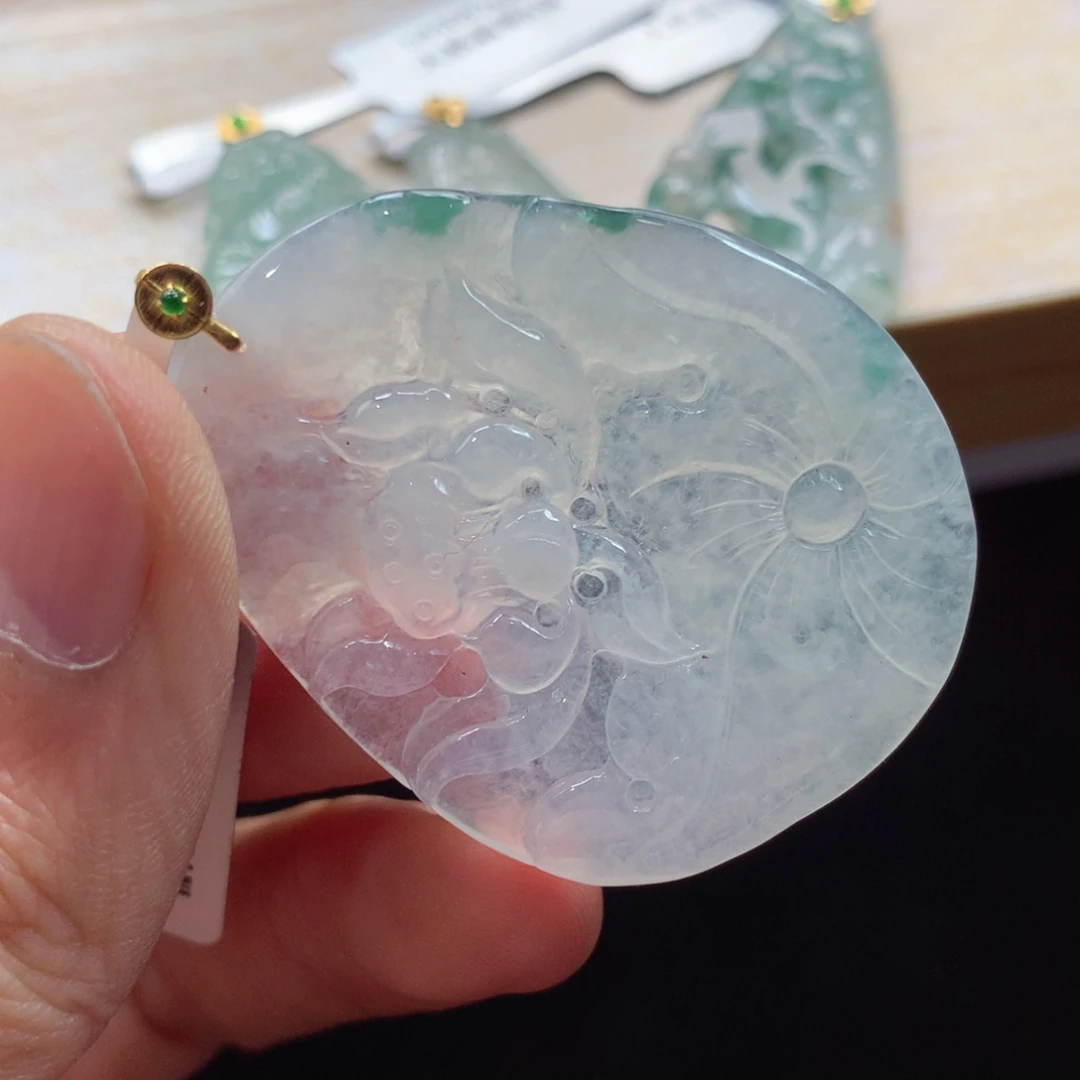 翡翠未镶嵌颈饰吊坠