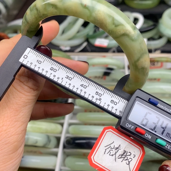蛇纹石玉未镶嵌手镯393