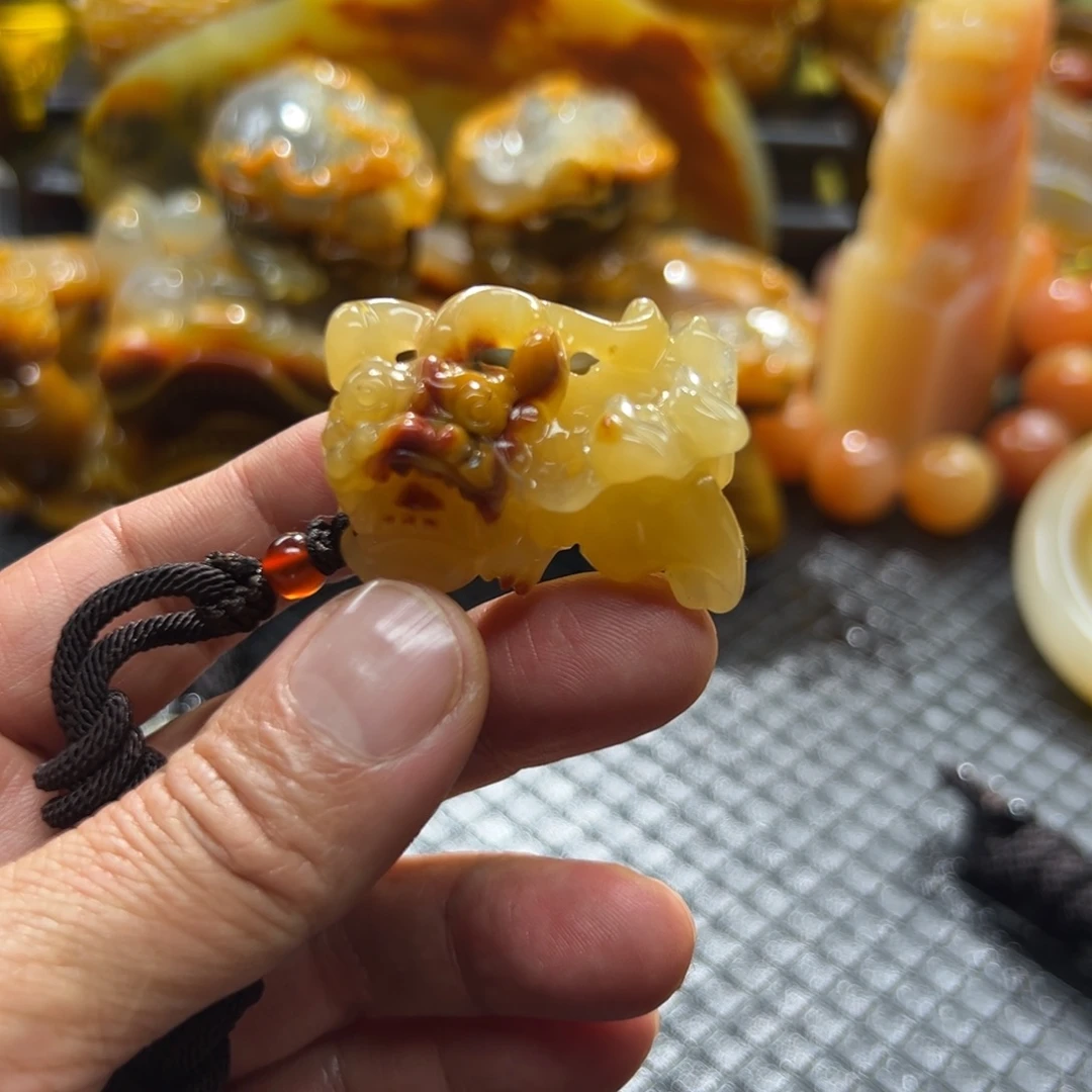 石英质玉未镶嵌颈饰