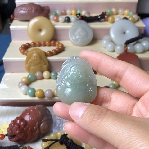 石英质玉未镶嵌颈饰