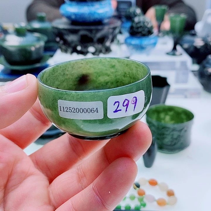 奇***e和田玉（青玉）未镶嵌把件