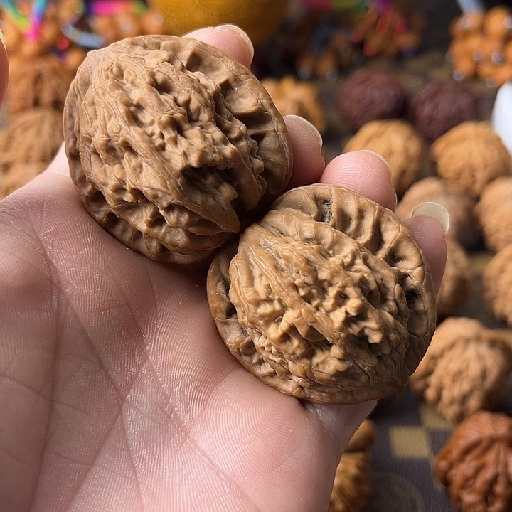 文玩核桃吊坠麦穗虎头