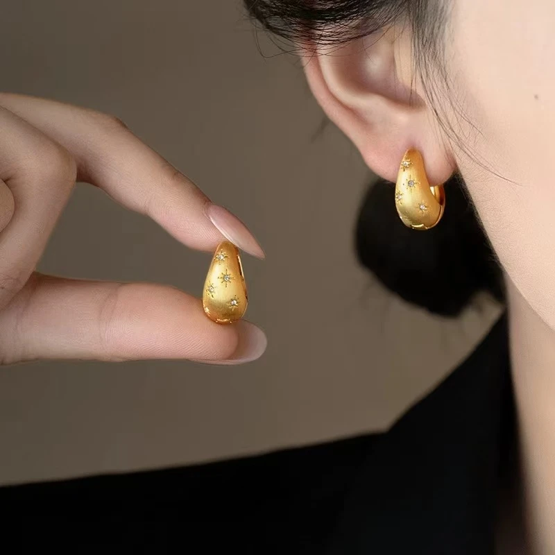 合金耳饰 复古法式镶砖雪花水滴女甜美金色拉丝双面戴耳扣气质