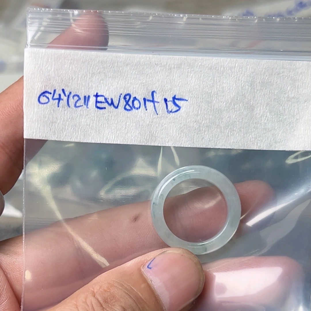 定制翡翠未镶嵌一***?