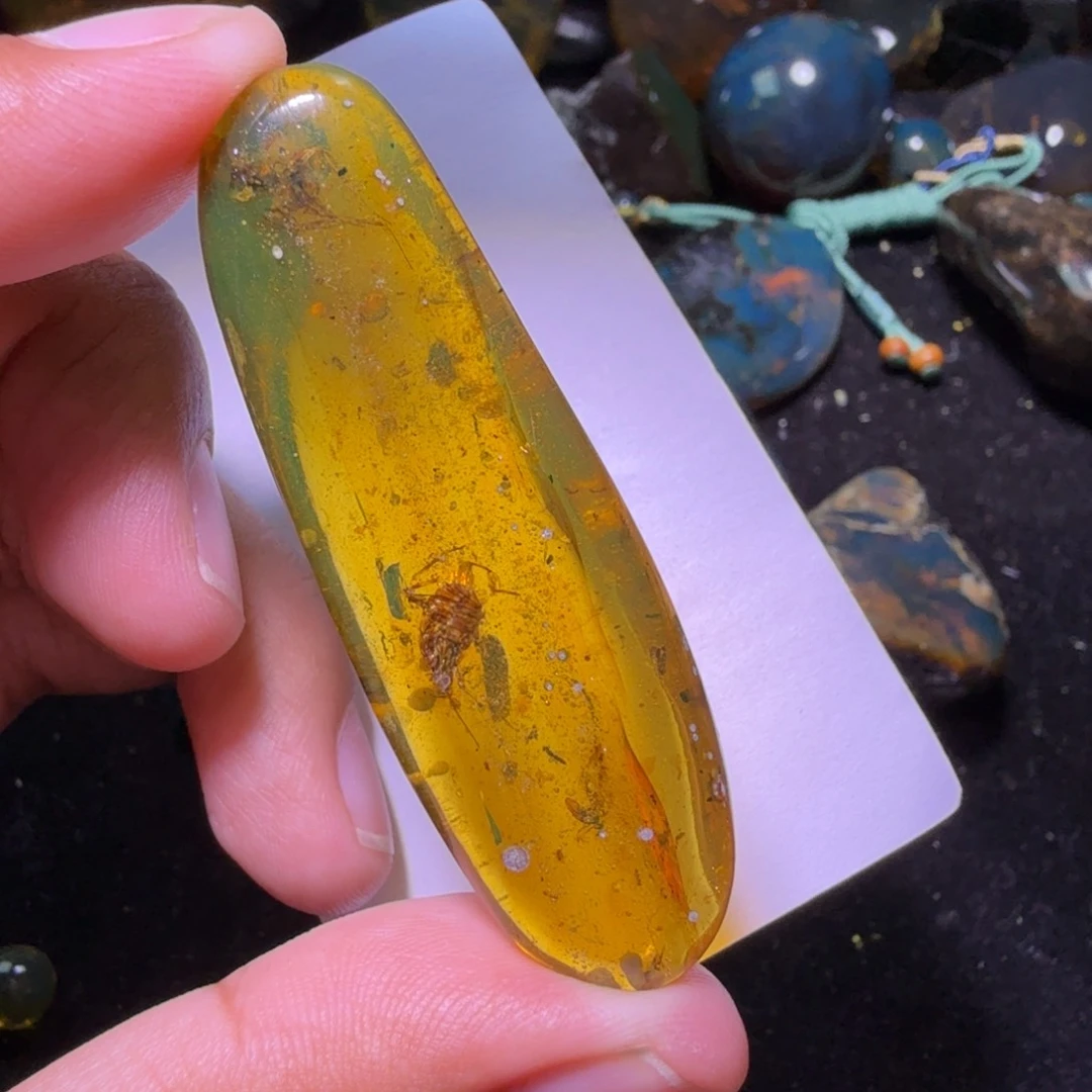 未镶嵌琥珀裸石6号