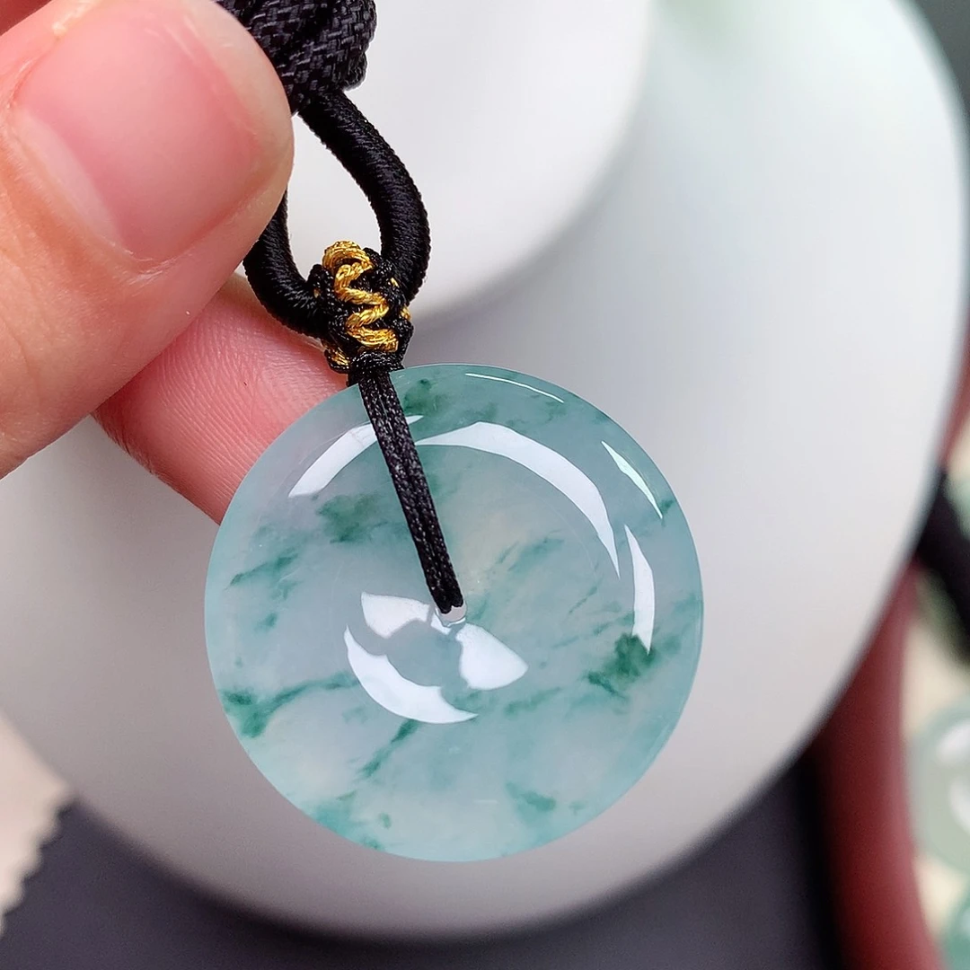 翡翠未镶嵌颈饰平安扣 26.9x5.9mm