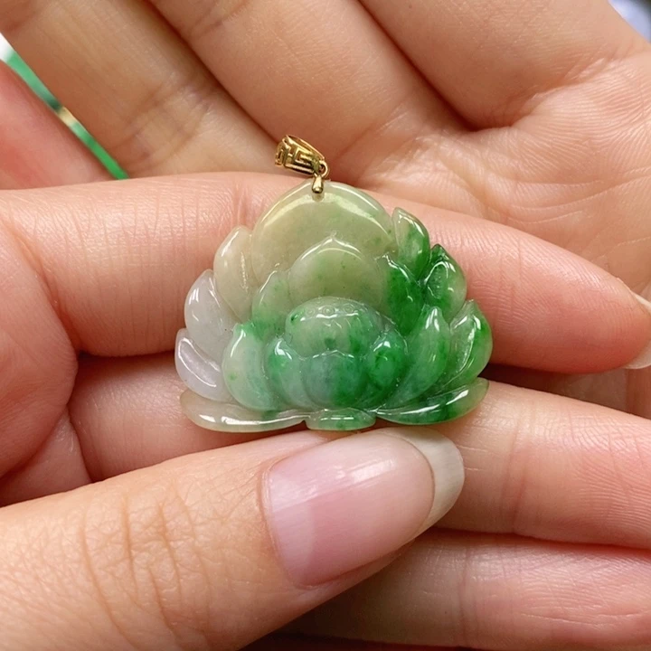 翡翠颈饰未镶嵌吊坠