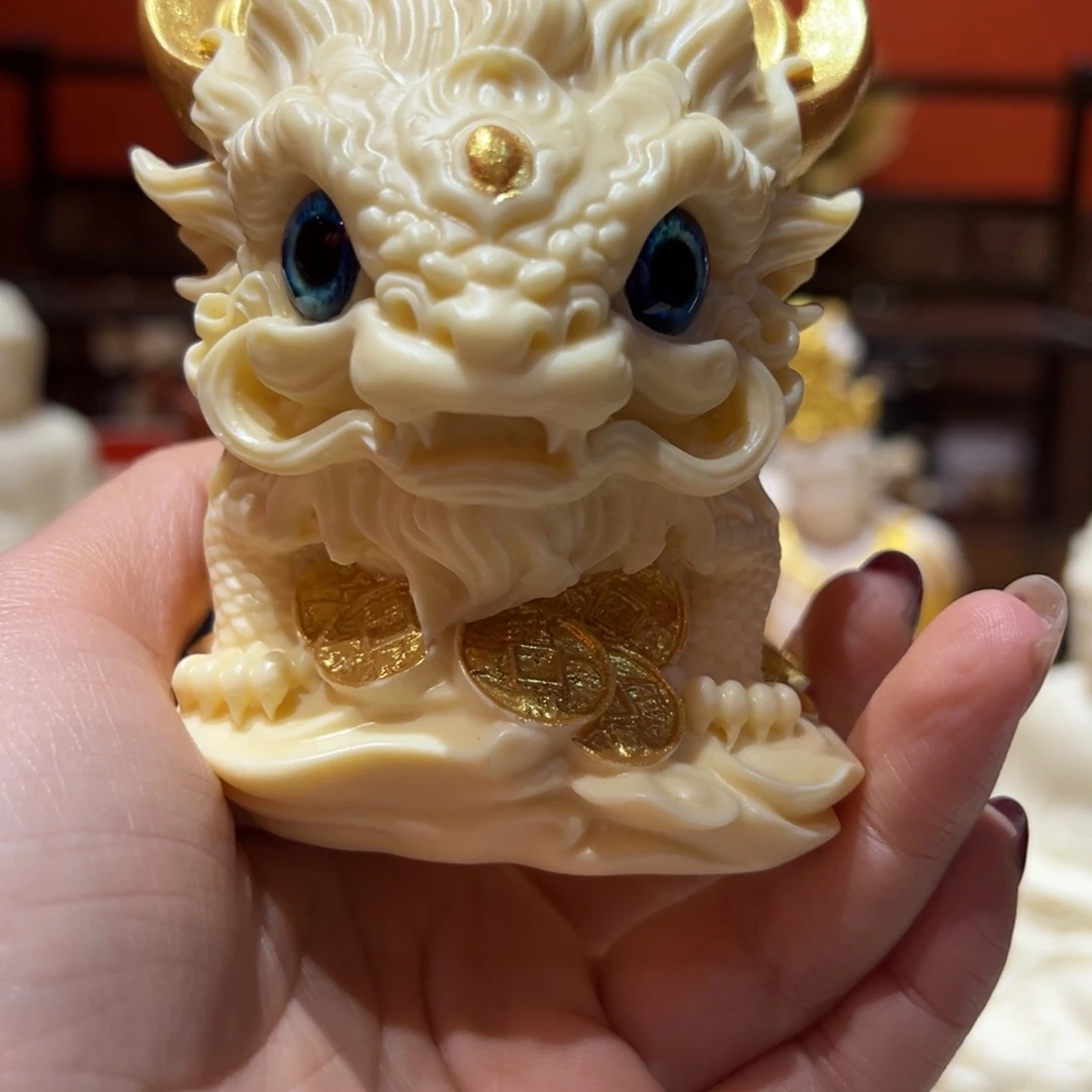 果雕鎏金貔貅一个