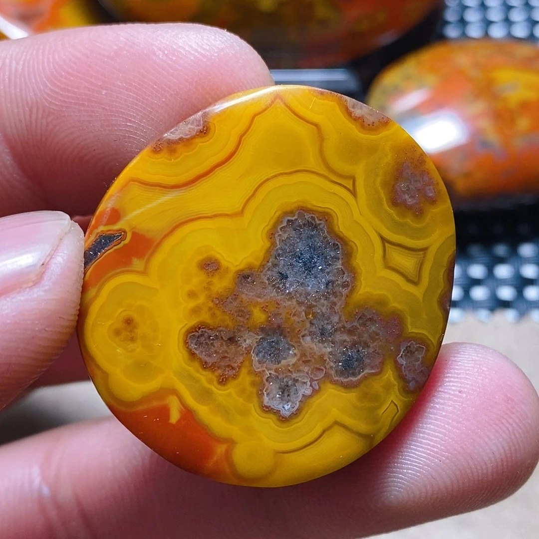 玛瑙/玉髓颈饰未镶嵌茶*