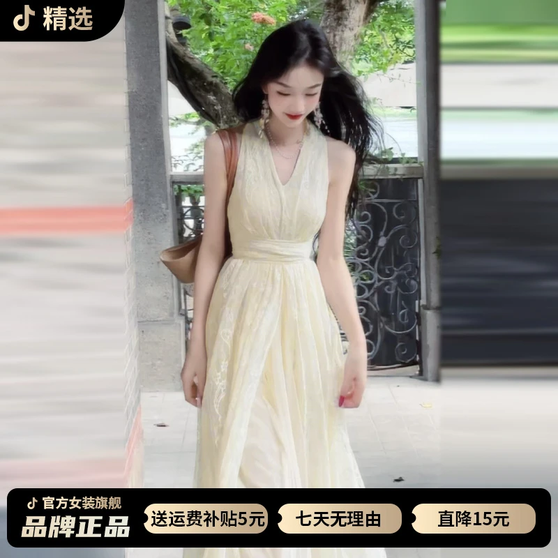 2025夏季新款法式白色挂脖吊带连衣裙子女海边度假风掐腰气质长裙