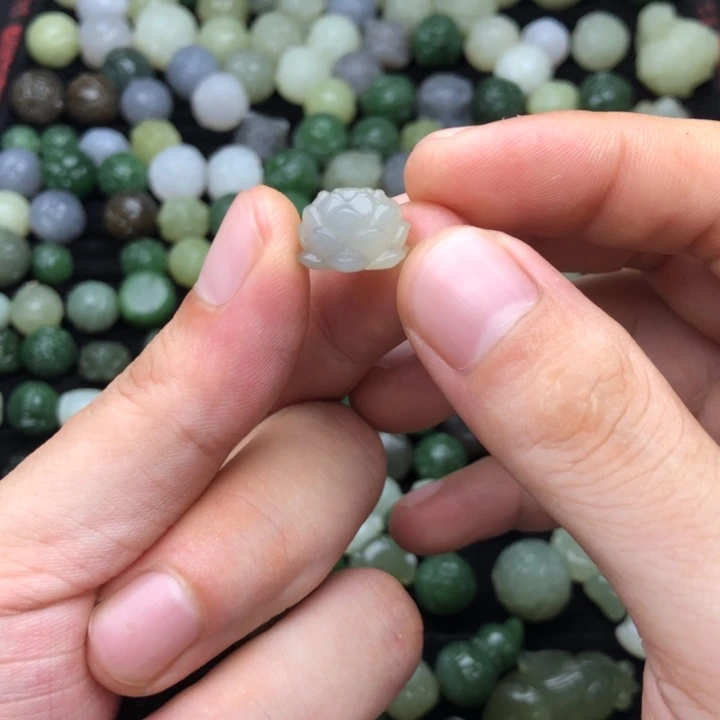 【闪购商品】和田玉未镶嵌颈饰小*虫
