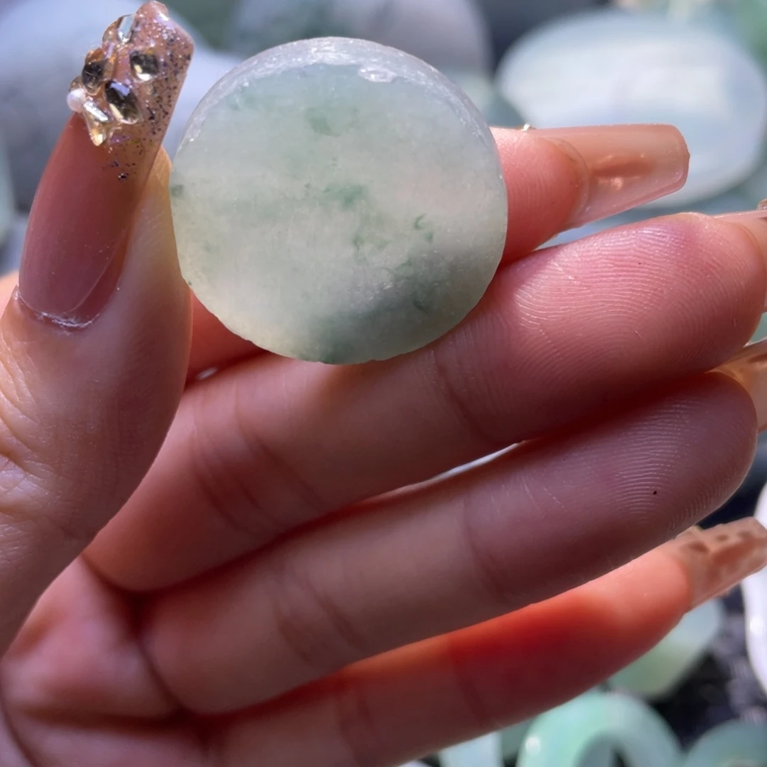 定制翡翠未镶嵌飘花