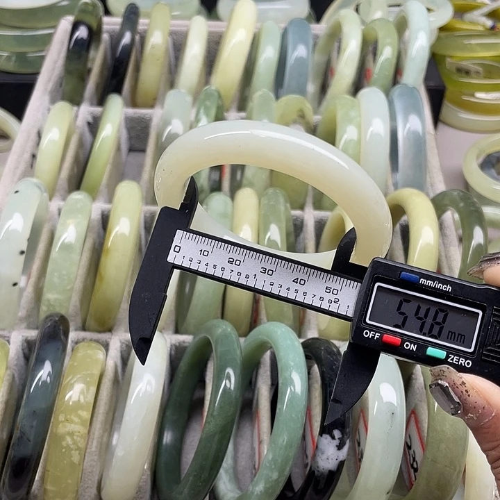 蛇纹石玉未镶嵌手镯218