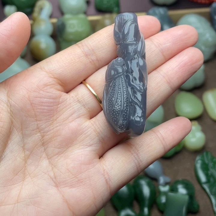 【闪购商品】颈饰未镶嵌和田玉娟