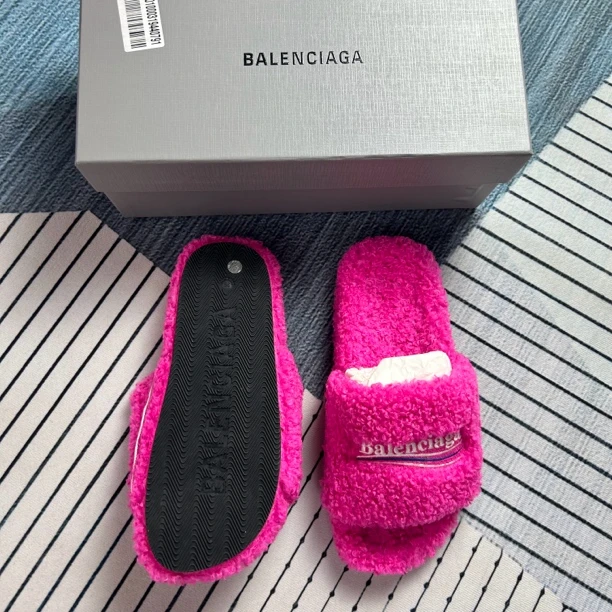 未使用 Balenciaga/巴黎世家 巴黎世家玫粉色可乐毛毛拖鞋三九码