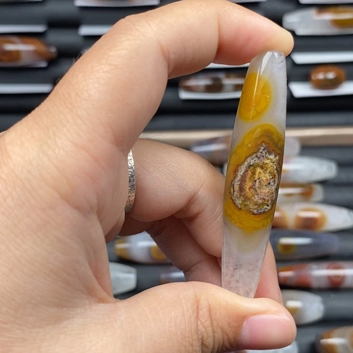 玛瑙/玉髓未镶嵌颈饰