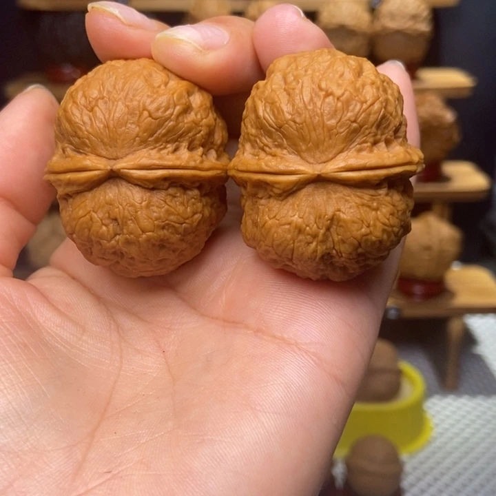 文玩核桃吊坠保山化石5