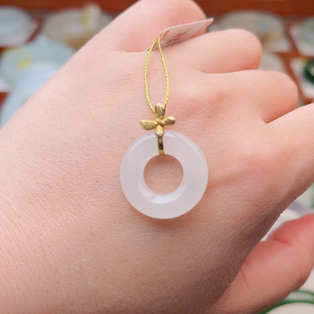 和田玉18K金镶嵌颈饰