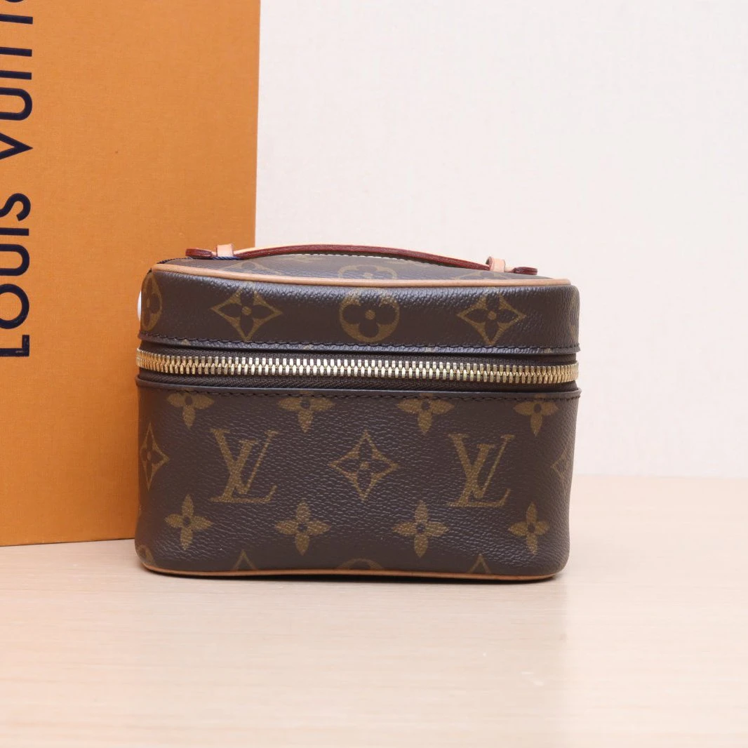 95新 LouisVuitton/路易威登 手提包化妆包14 芯片P205639326