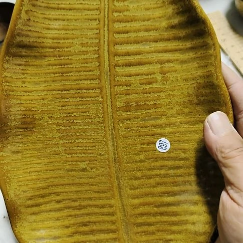 ****草瓷片瓷片，各种摆件，均有瑕疵。沙锅！