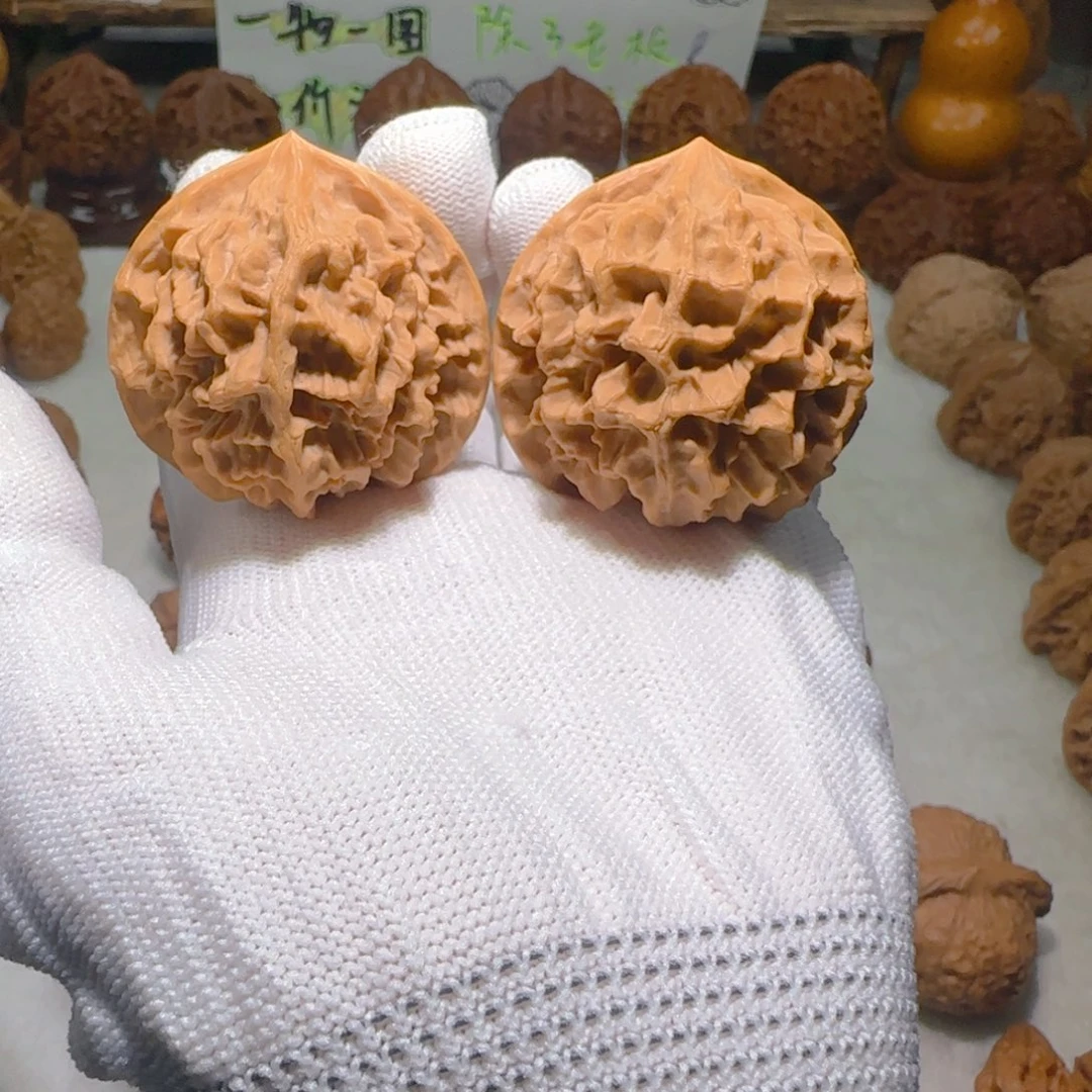 文玩核桃吊坠帝王