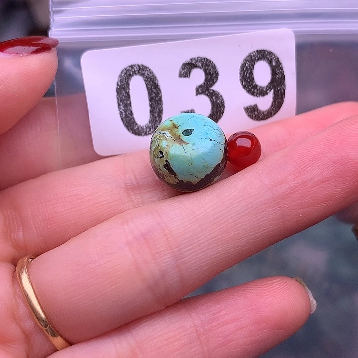 南红玛瑙未镶嵌珠宝奇石