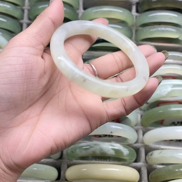 蛇纹石玉未镶嵌手镯207