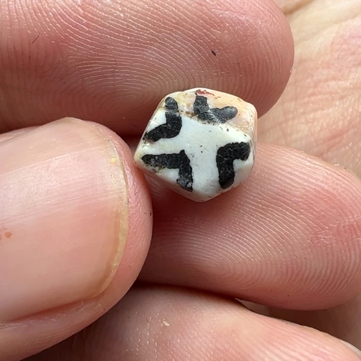 泥塑t75 8.1*9.8*5.2..