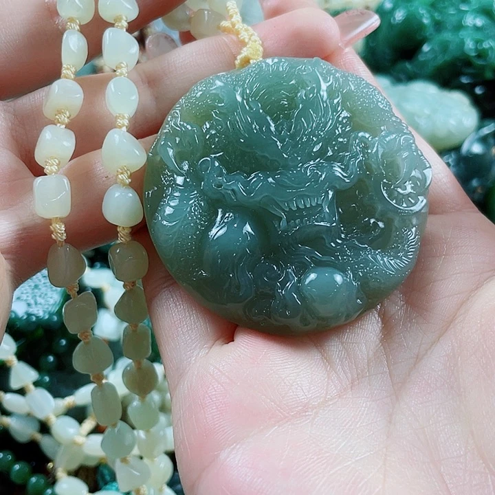 颈饰未镶嵌和田玉