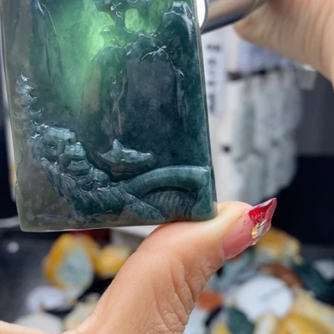 翡翠颈饰未镶嵌翡翠