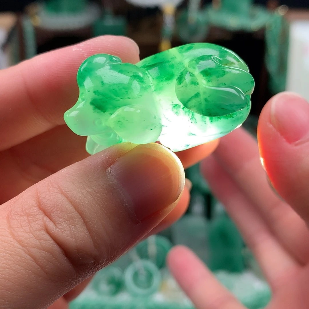 石英质玉吊坠(不含链)未镶嵌小狗