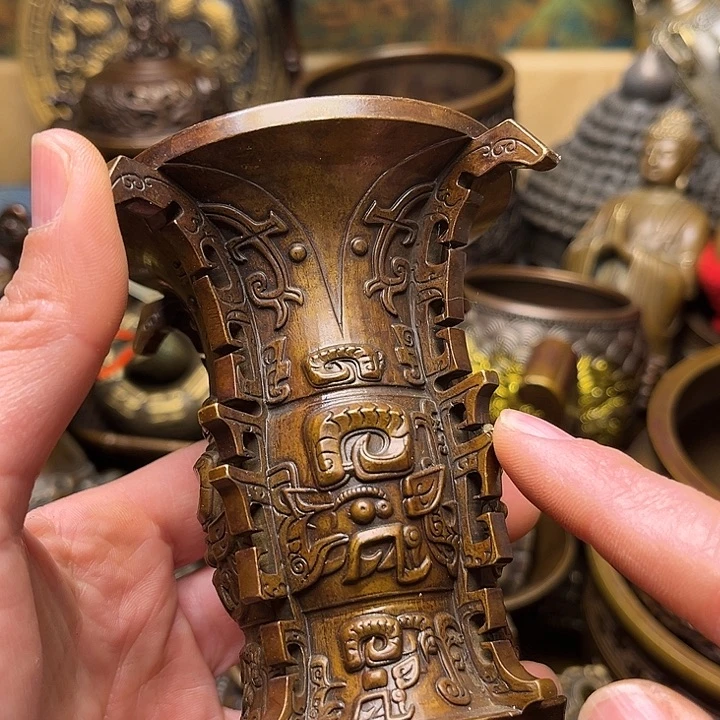 精美铜器批发档口