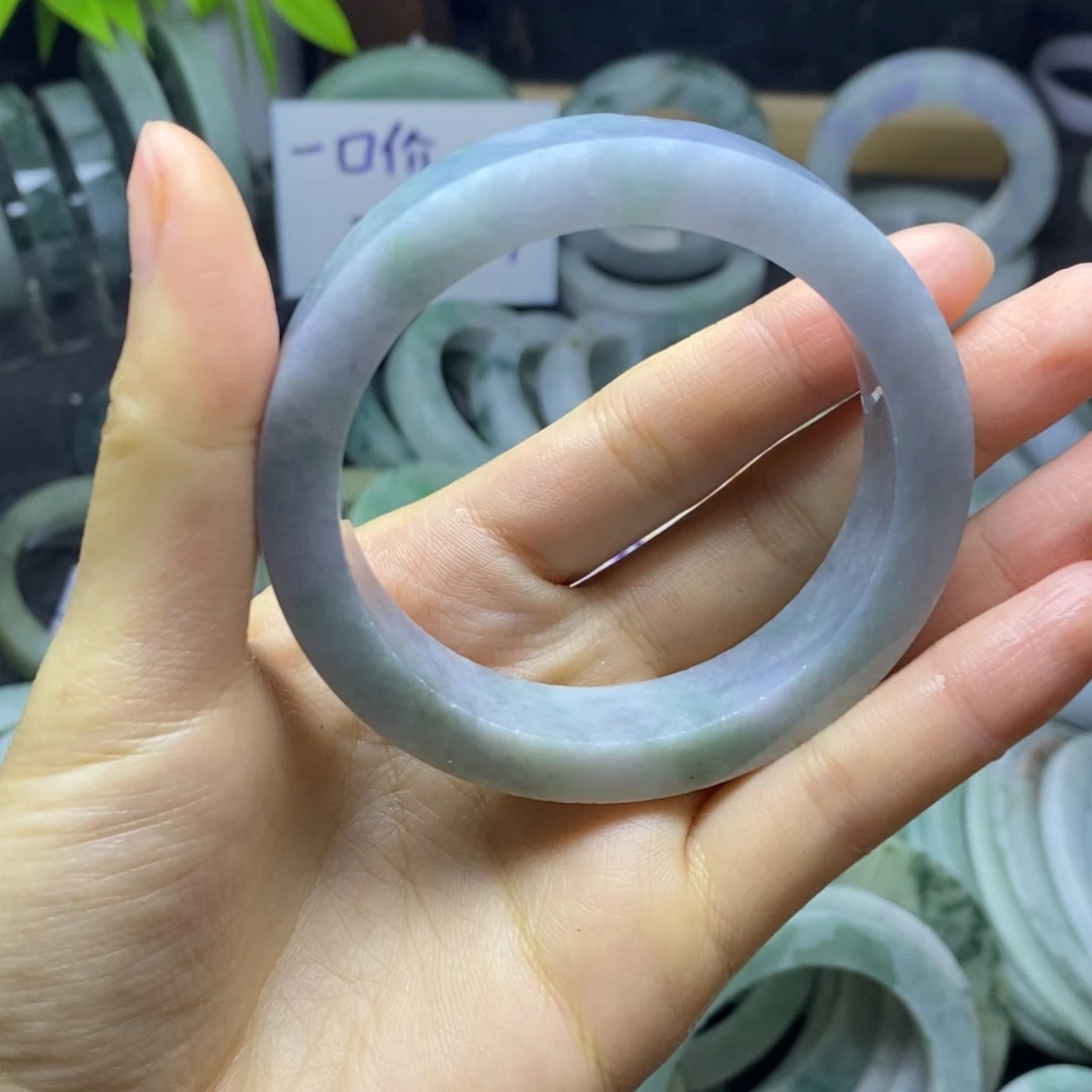 定制翡翠未镶嵌手镯