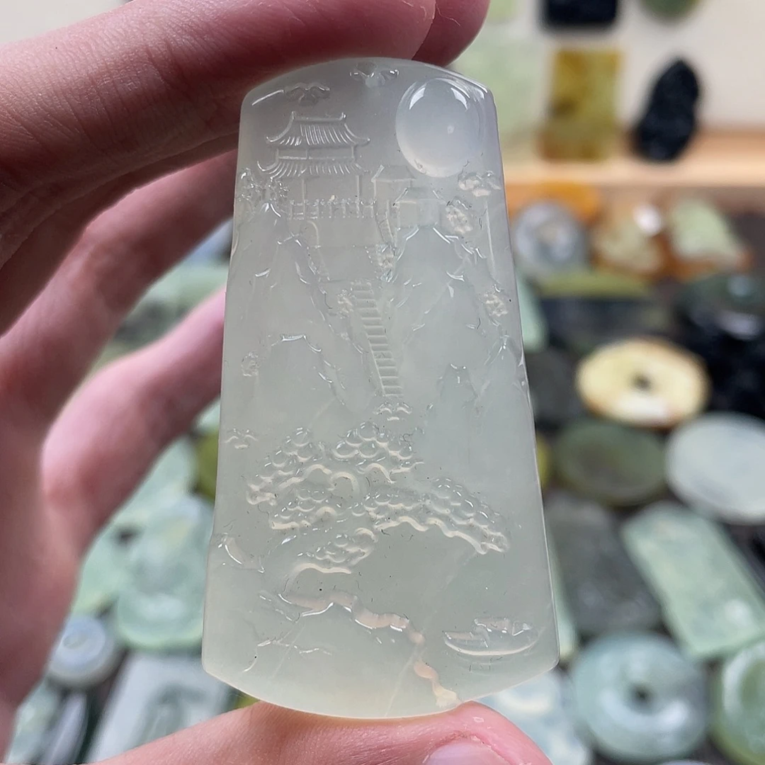 蛇纹石玉未镶嵌颈饰