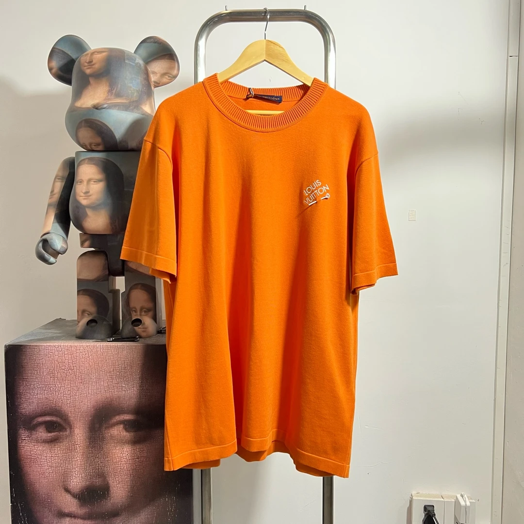 99新 LouisVuitton/路易威登  Lv别针针织短袖R1230尺码：4L