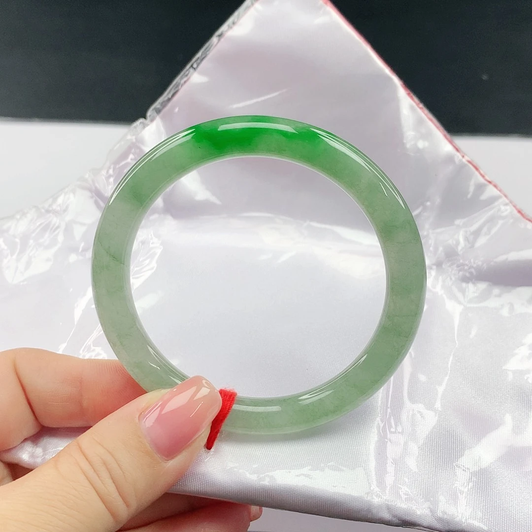 翡翠手镯未镶嵌翡翠685